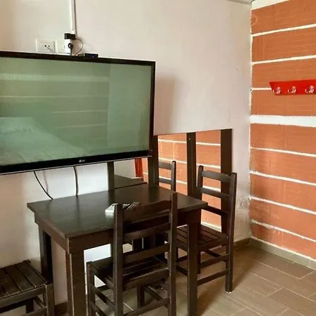 Private 30 Meters From The Sea Апартаменты Влёра
